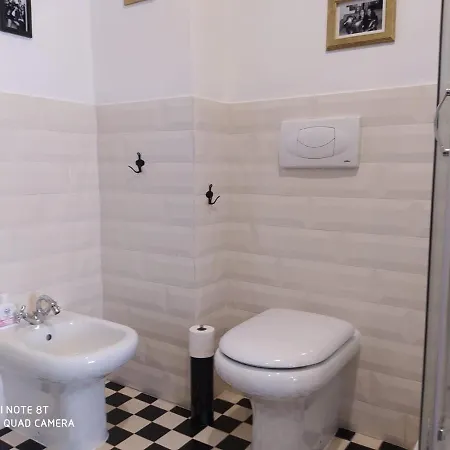 Vanity - 4 Bedrooms With 4 Bathrooms - Ac & Wifi * Řím