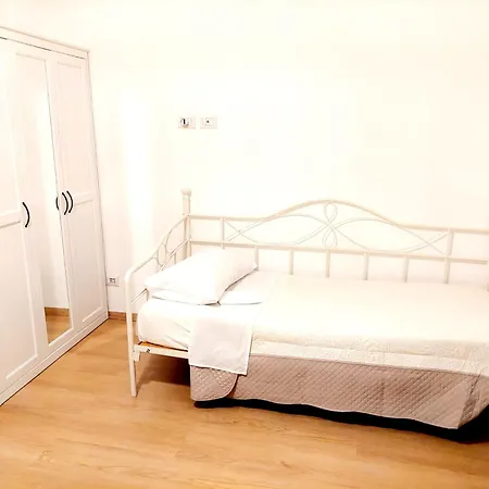 Vanity - 4 Bedrooms With 4 Bathrooms - Ac & Wifi * Řím
